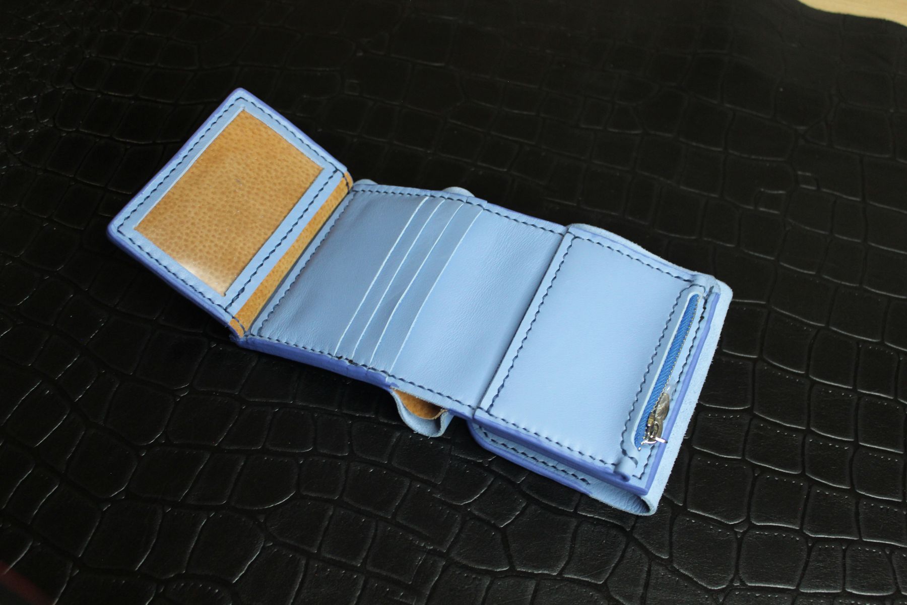 Місткий гаманець з натуральної шкіри "Афіна"