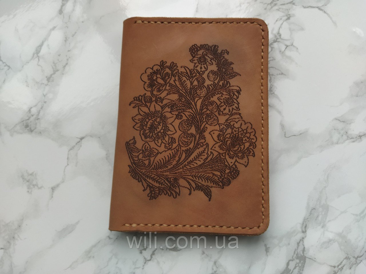 Шкіряний гаманець-обкладинка для паспорта з гравіруванням "Обкладинка"